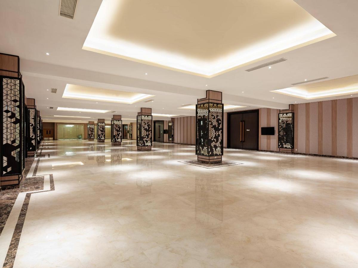 Aston Gresik Hotel & Conference Center المظهر الخارجي الصورة